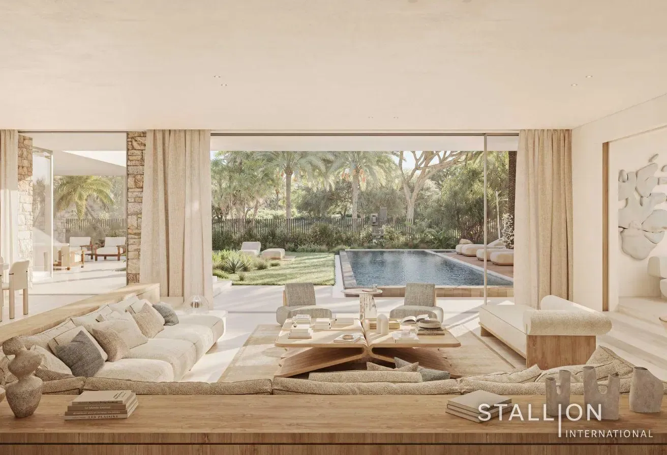 LUXURY VILLA | 5+ Beds | AURORA Type
