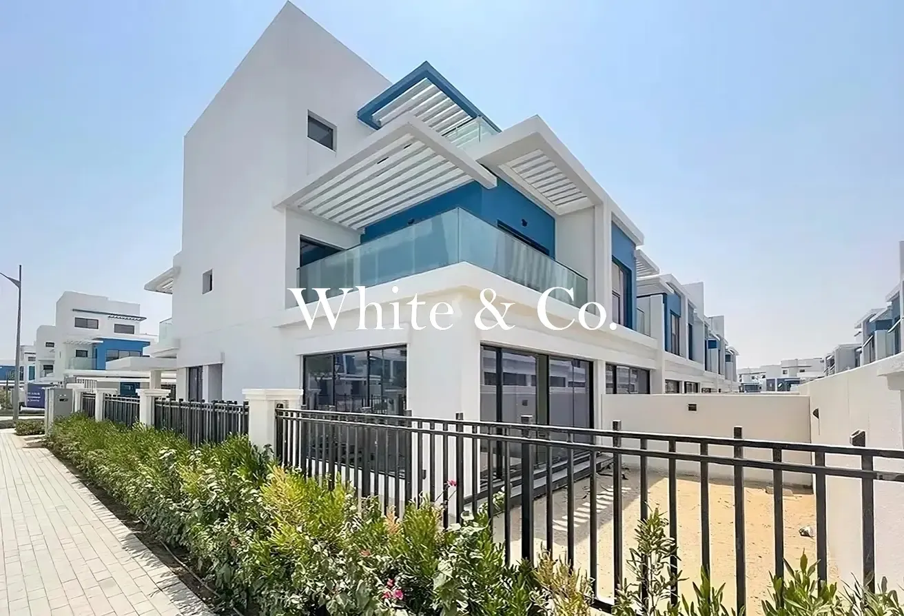 Corner Unit| Near Central Hub | Motivated