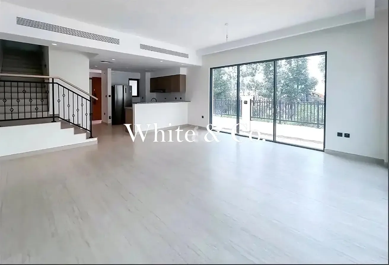Corner Unit| Near Central Hub | Motivated