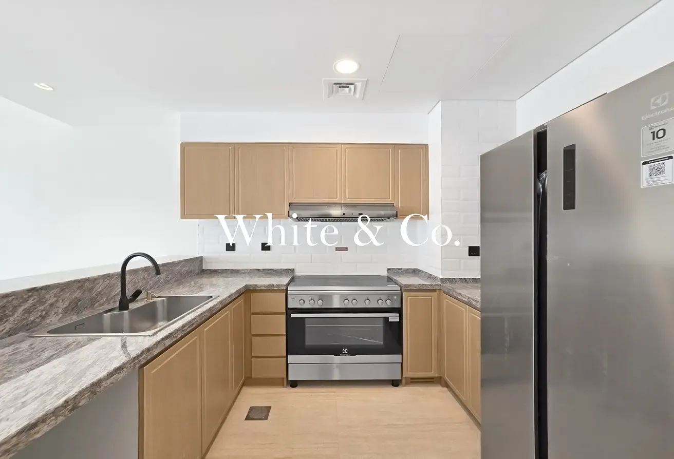 Corner Unit| Near Central Hub | Motivated