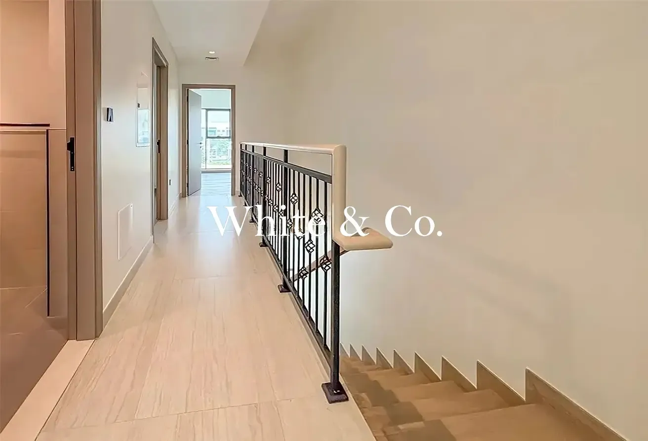 Corner Unit| Near Central Hub | Motivated