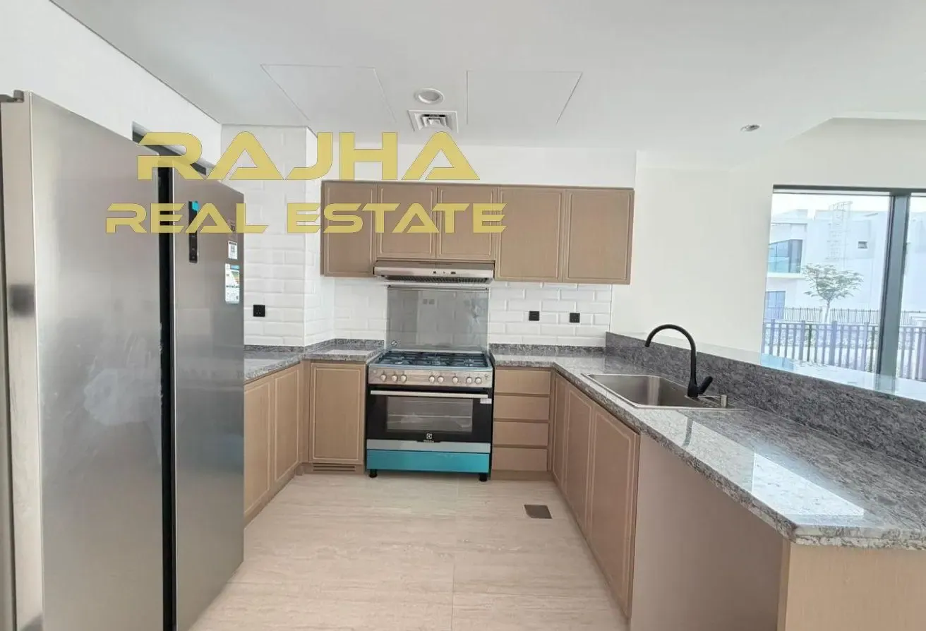 4 Bed Townhouse | Vacant Now | Brand New