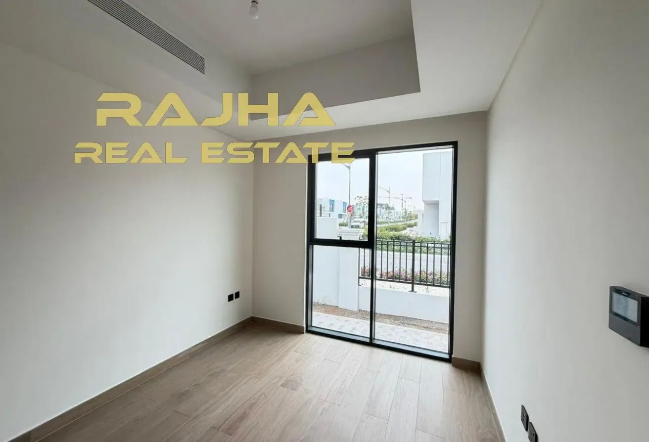 4 Bed Townhouse | Vacant Now | Brand New