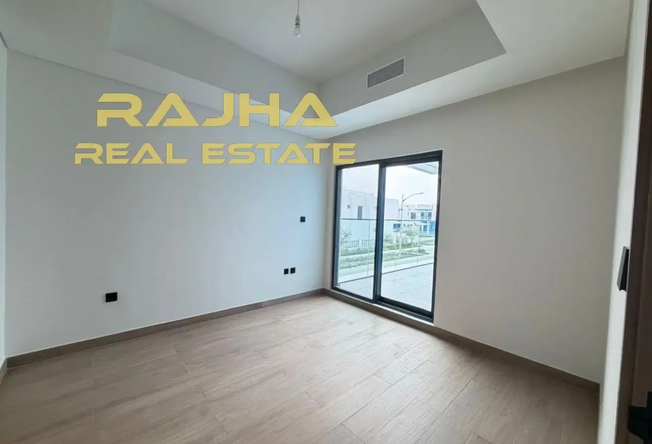 4 Bed Townhouse | Vacant Now | Brand New