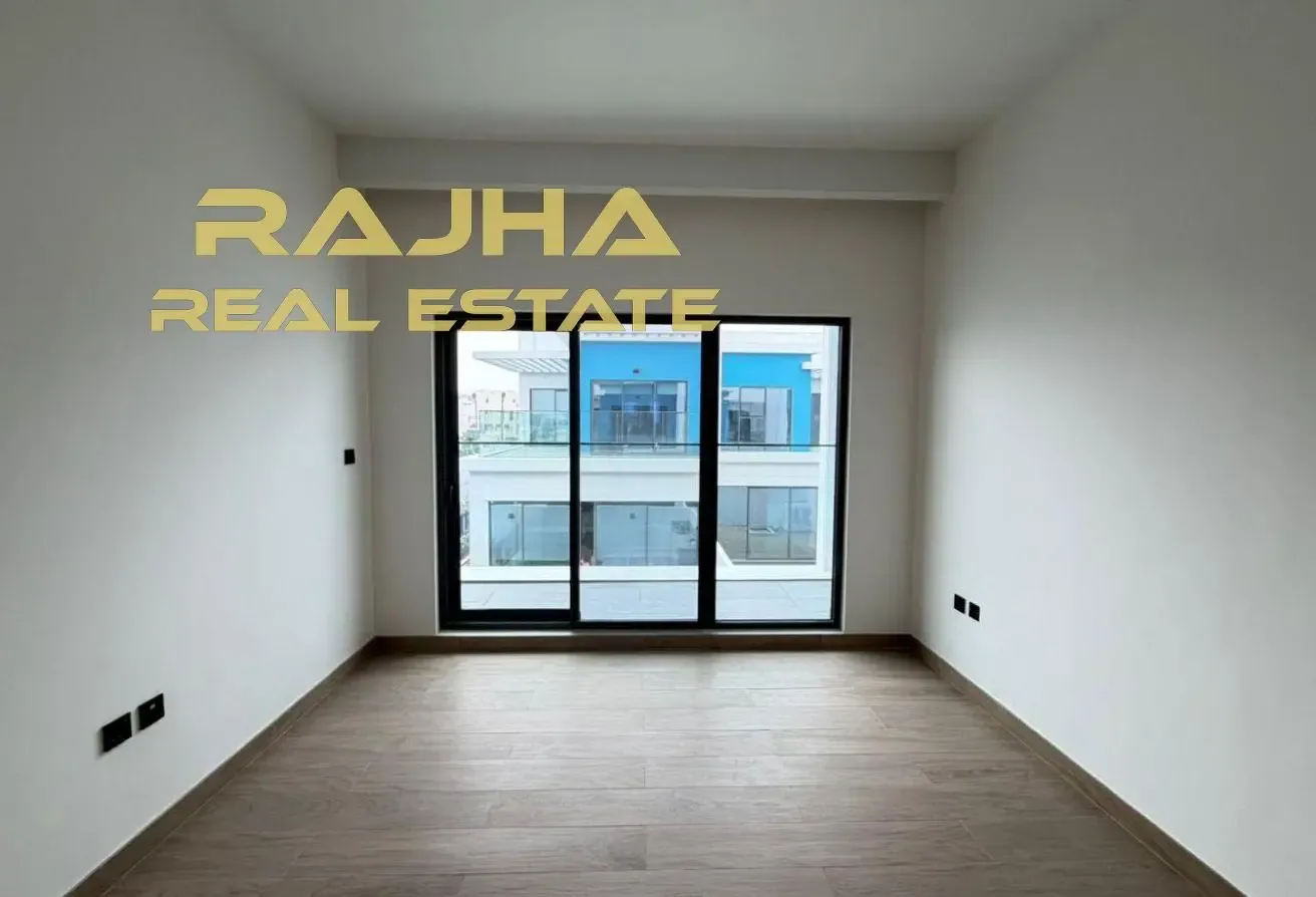4 Bed Townhouse | Vacant Now | Brand New