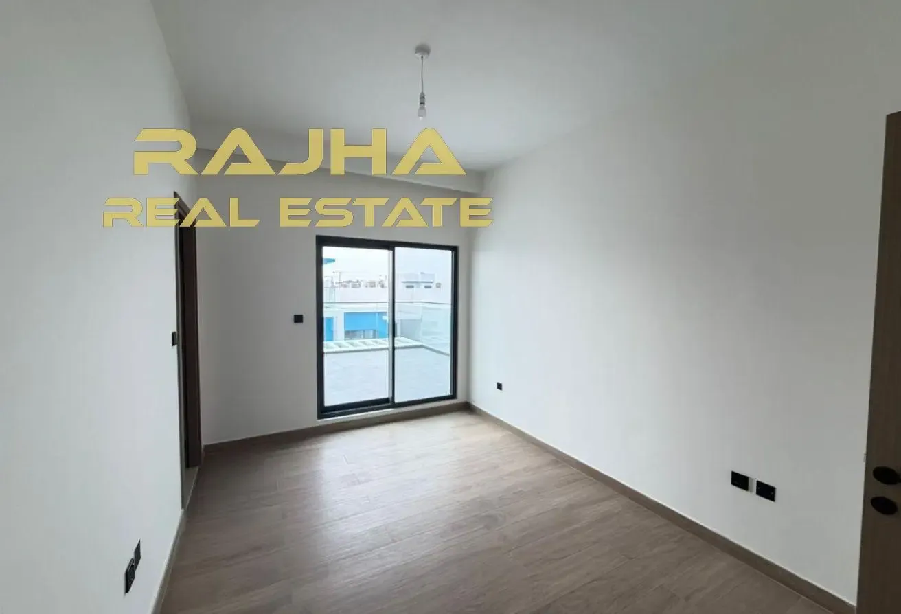 4 Bed Townhouse | Vacant Now | Brand New