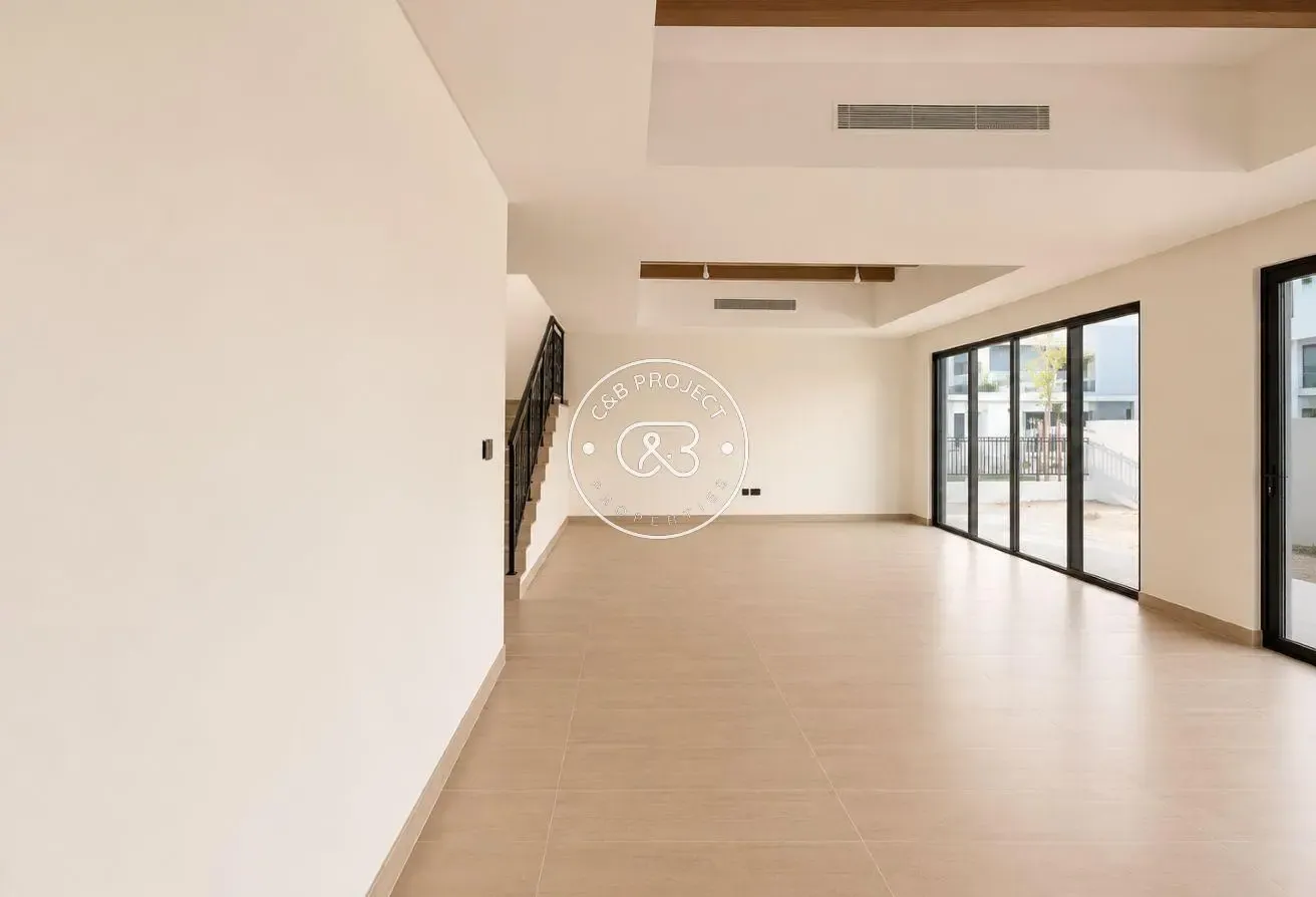Single Row | Motivated Seller | Near Central Hub