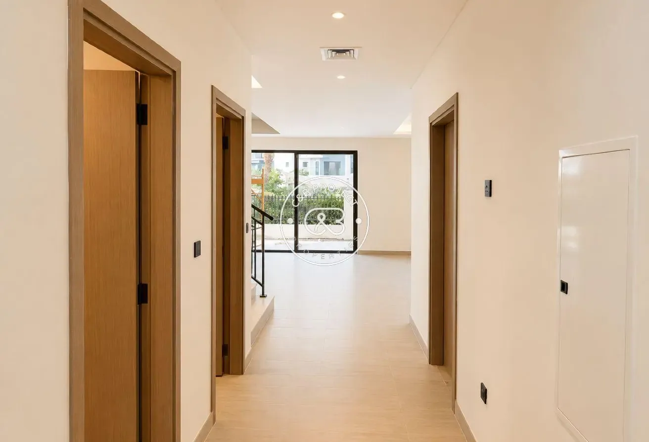 Single Row | Motivated Seller | Near Central Hub
