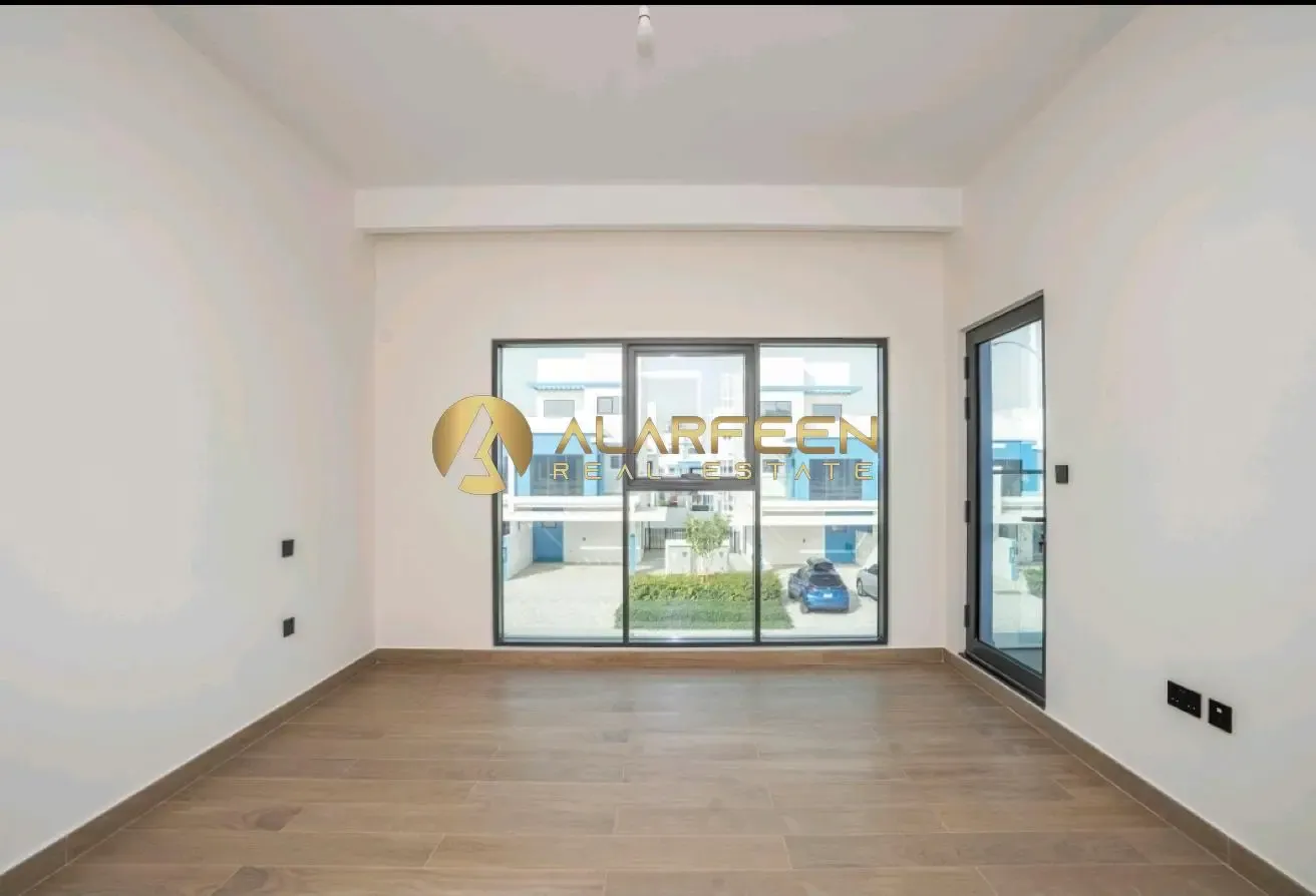 5BR Corner|Close to Central Hub Amenties|Call Now