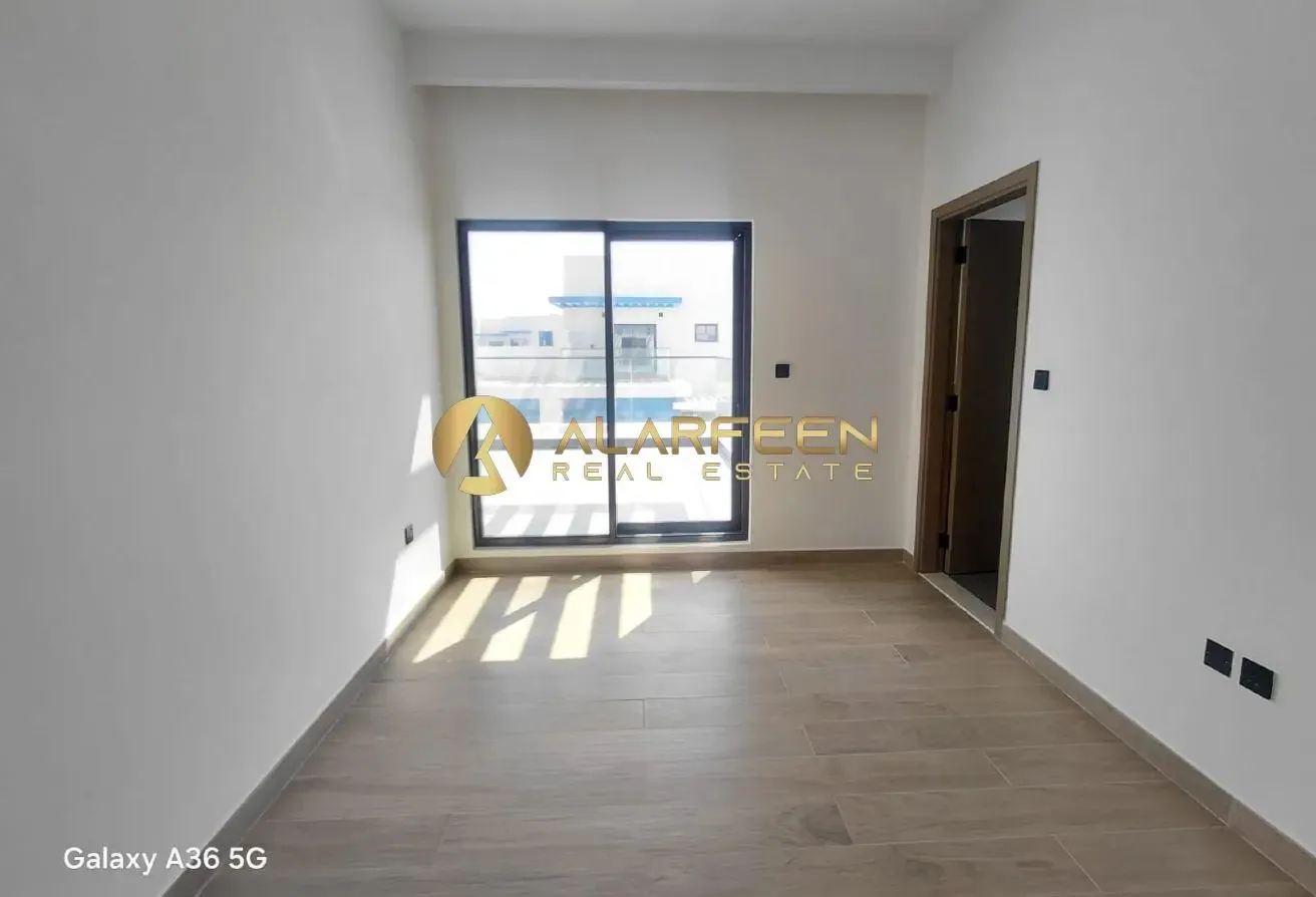 5BR Corner|Close to Central Hub Amenties|Call Now