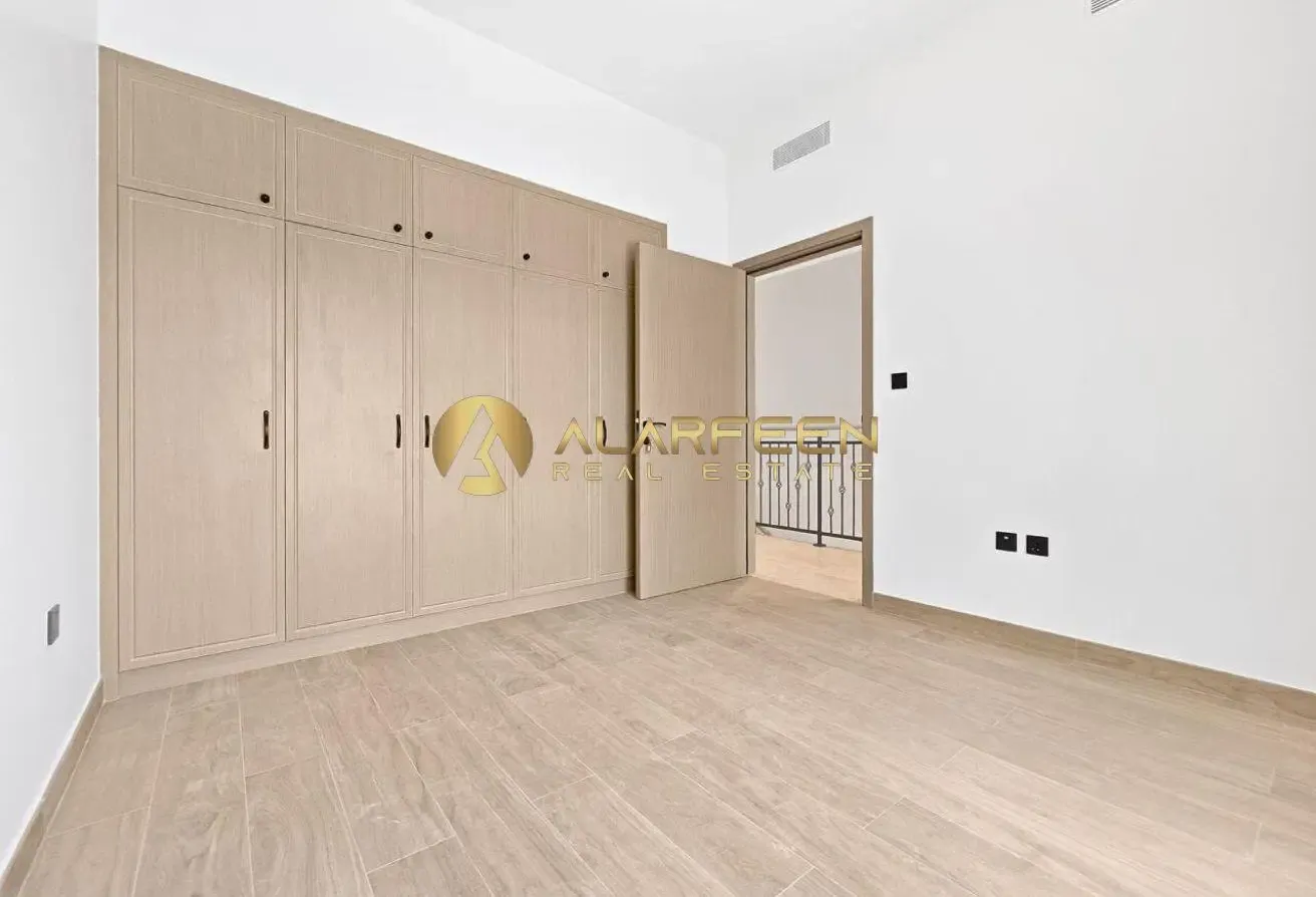 5BR Corner|Close to Central Hub Amenties|Call Now