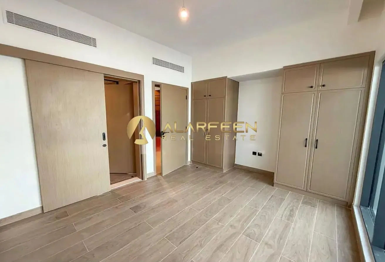 5BR Corner|Close to Central Hub Amenties|Call Now