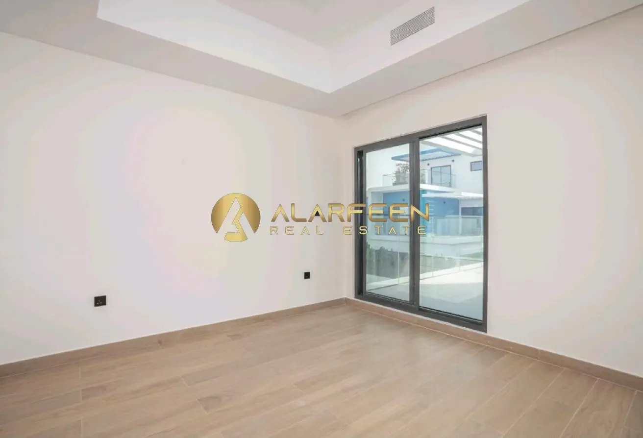 5BR Corner|Close to Central Hub Amenties|Call Now