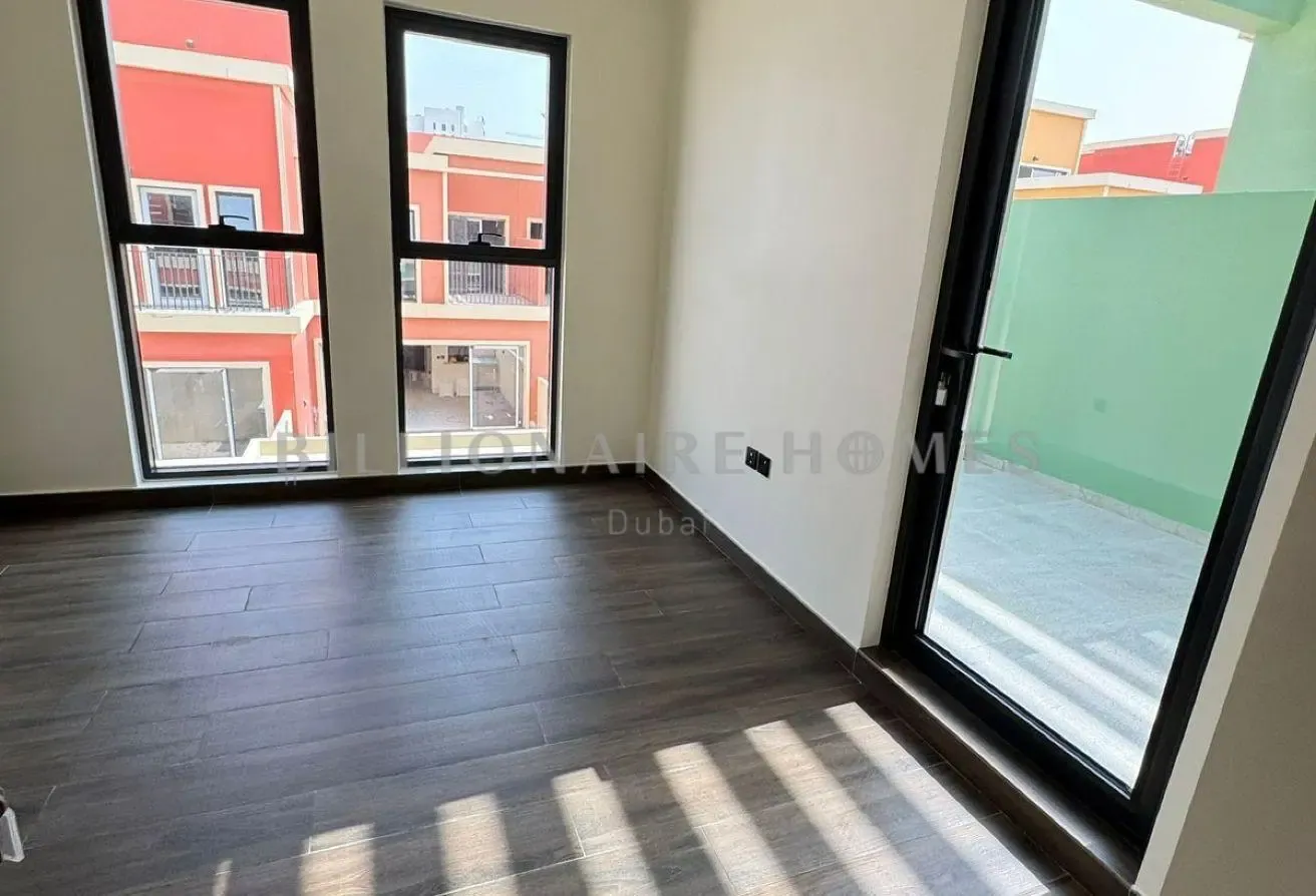 SINGLE ROW | MORTGAGEABLE | MOTIVATED SELLER