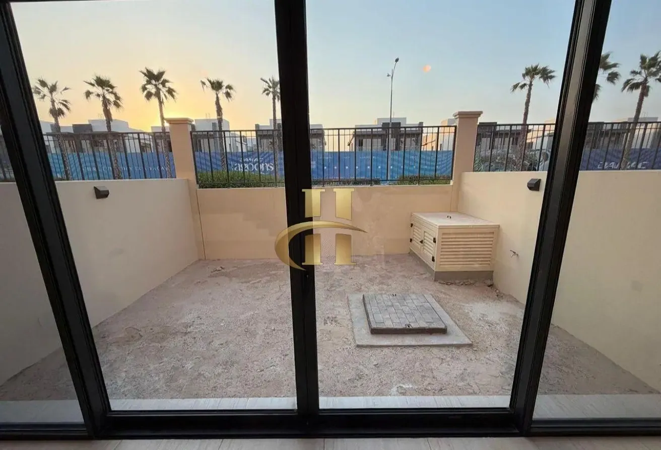 Single Row |  Close To Lagoon | Inquire Today