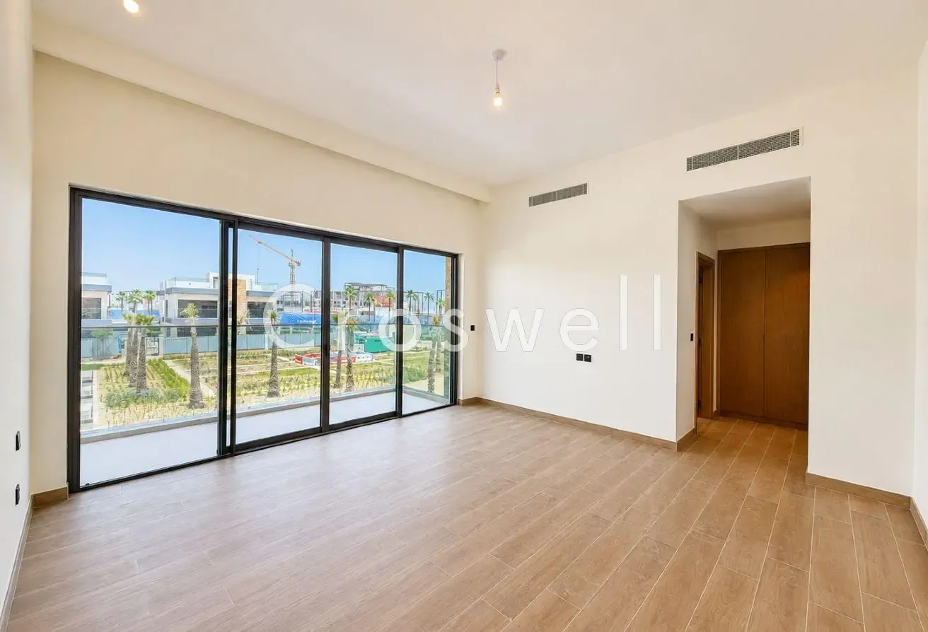Lagoon Backing | Big Plot | Motivated Seller