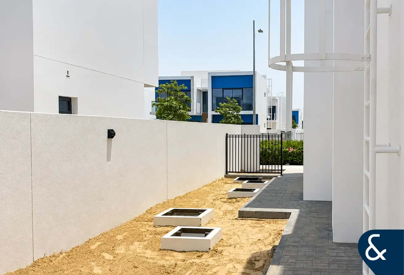 LV4 Stand Alone | Prime Plot | Close To Pool