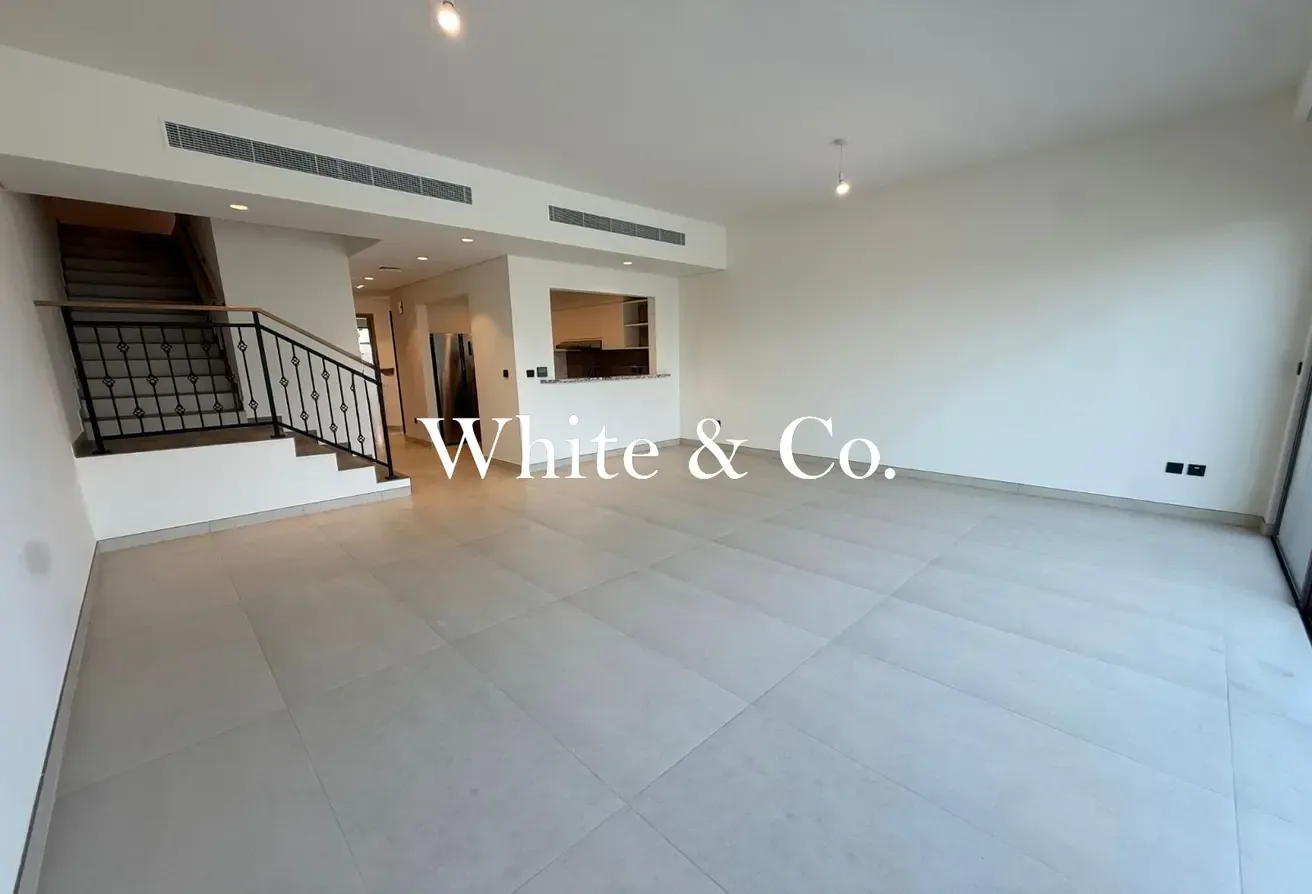 Top Location| Lagoon Access | Vacant 5BR