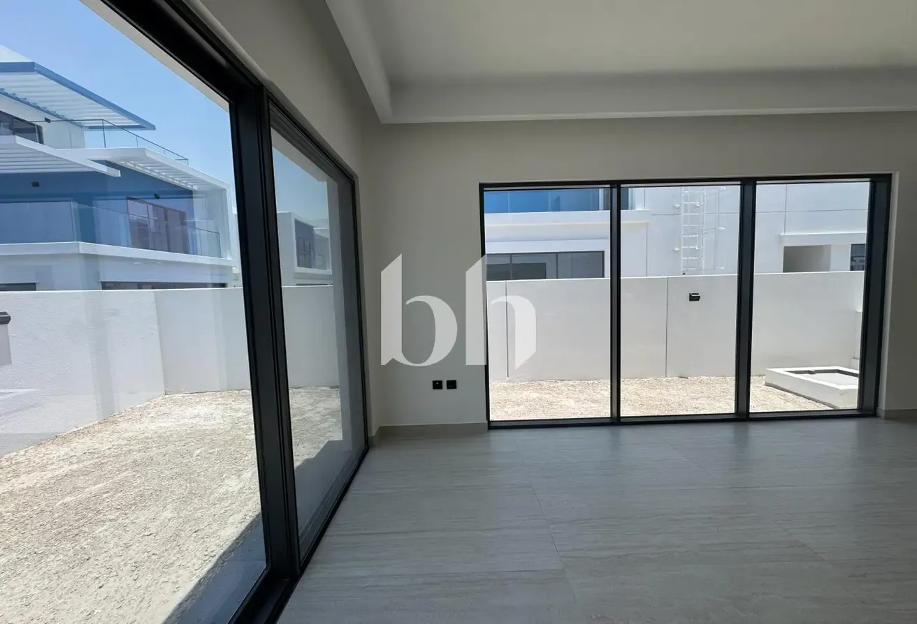 Ready Unit | Corner Layout | Multiple Options