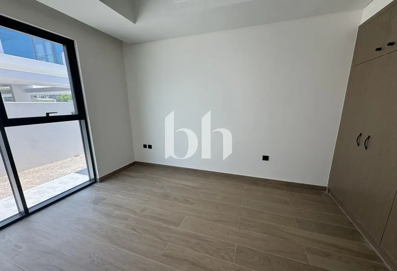 Ready Unit | Corner Layout | Multiple Options