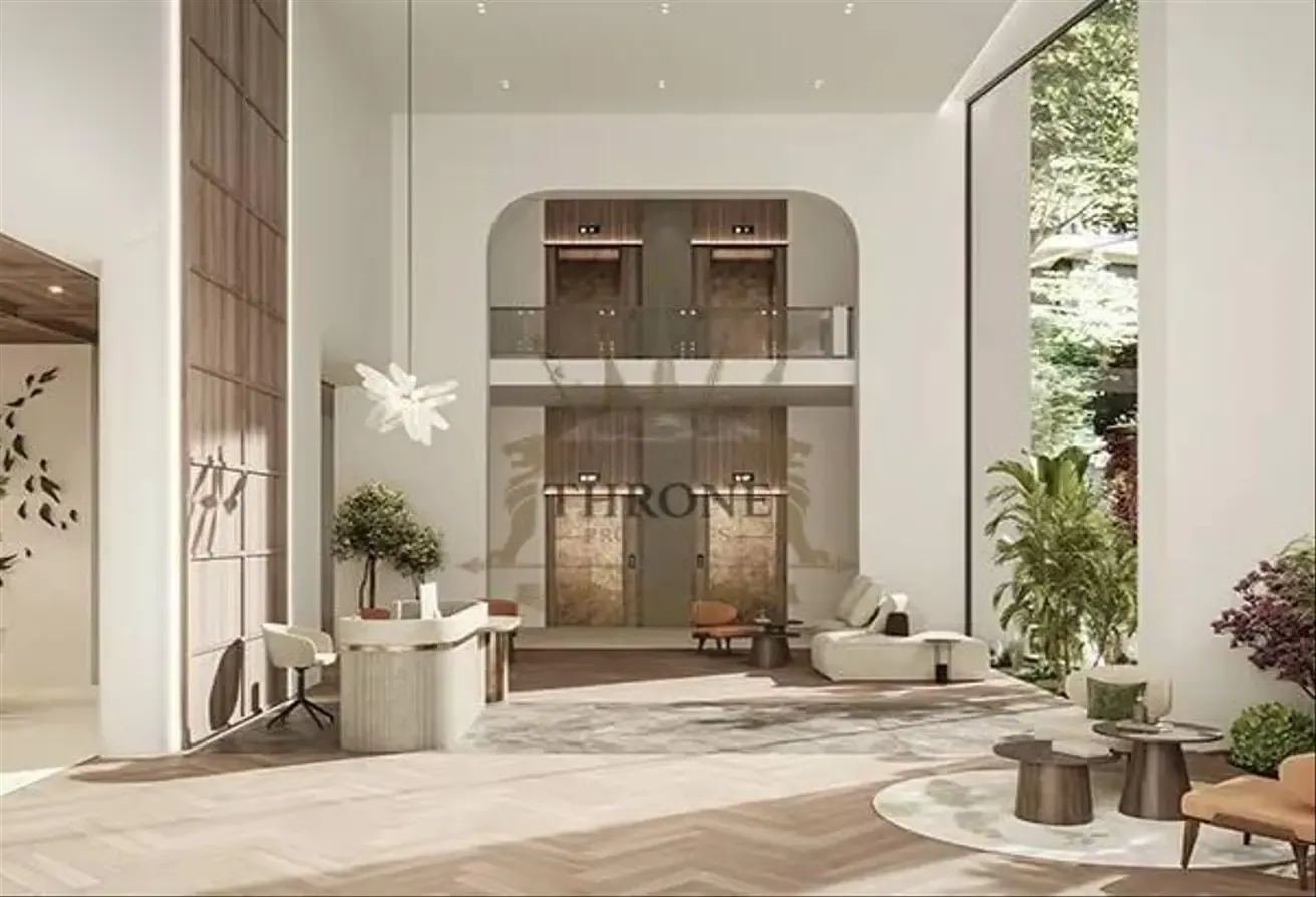 Luxury Townhouse|| Prime Location || Investor Deal