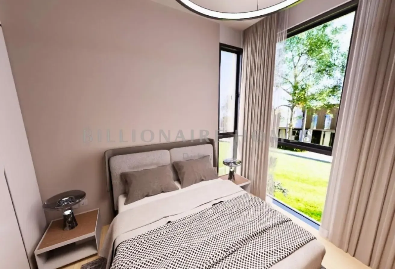 Corner | Huge Built-up and Plot | Bargain Price