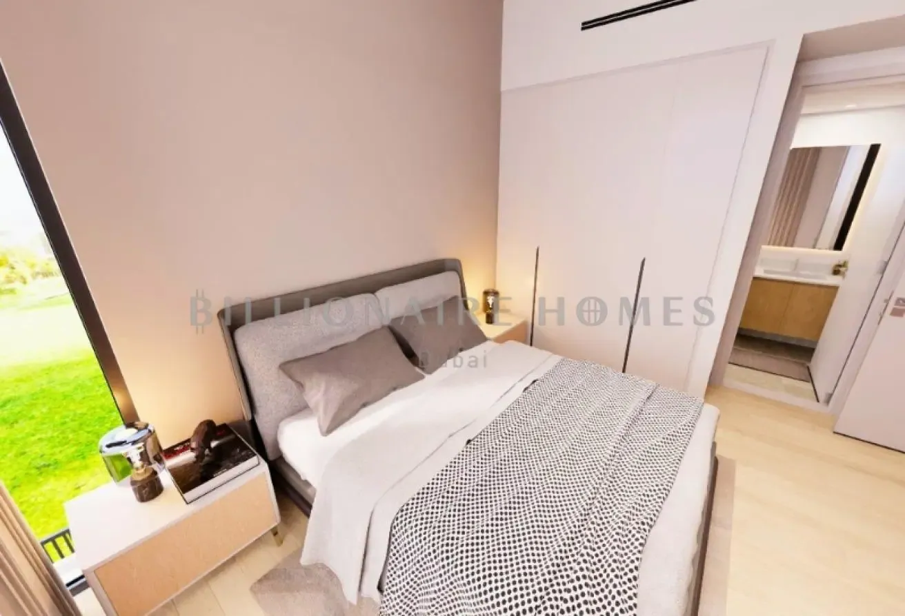 Corner | Huge Built-up and Plot | Bargain Price