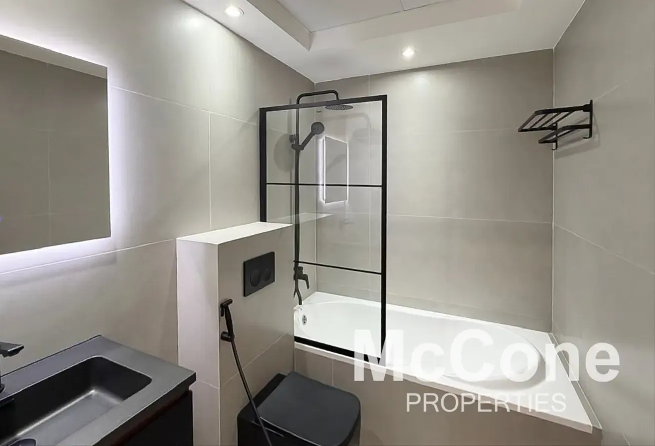 Vacant | Fully Renovated | Luxury Furnished