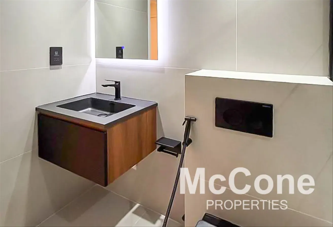 Vacant | Fully Renovated | Luxury Furnished