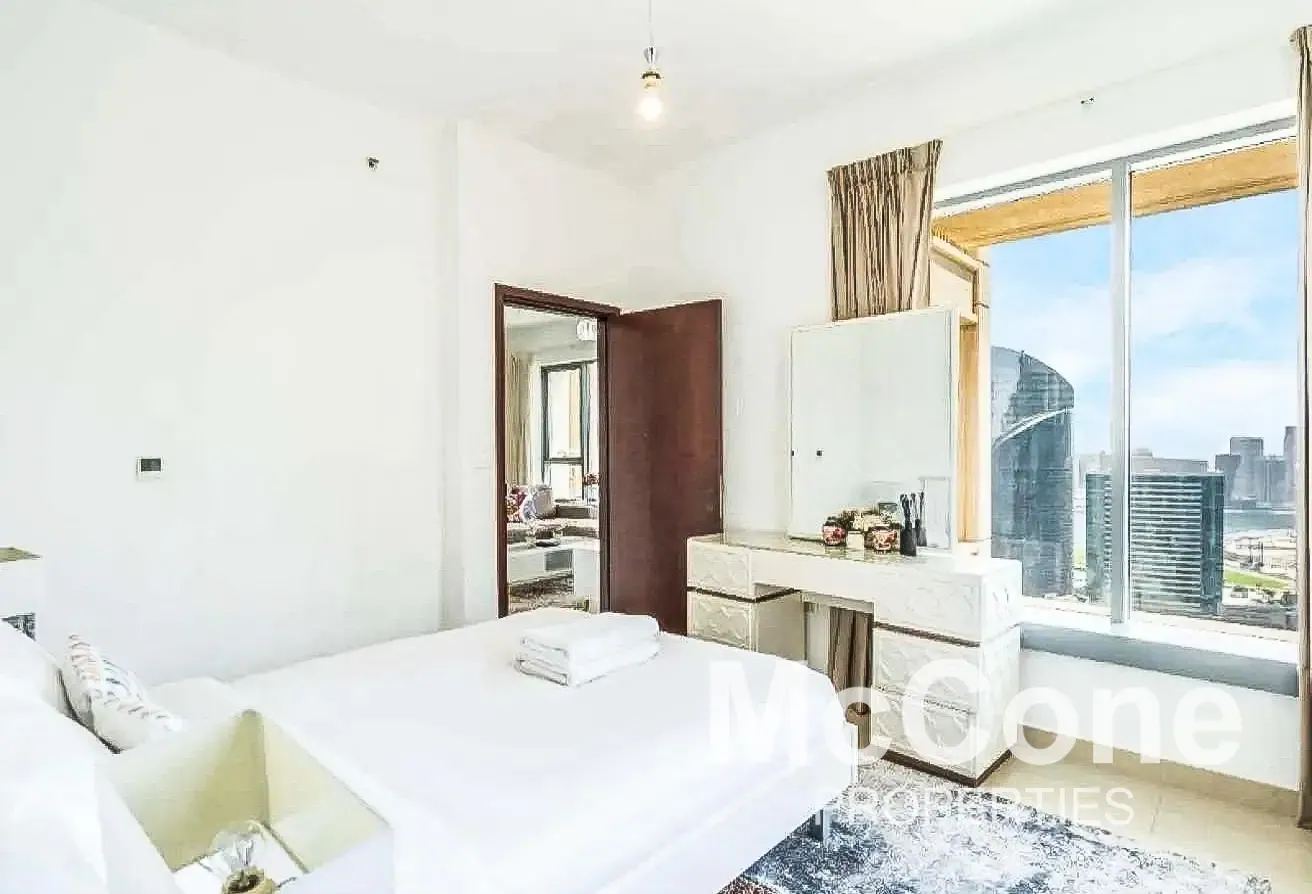 High Floor | Bright Layout | Boulevard Facing