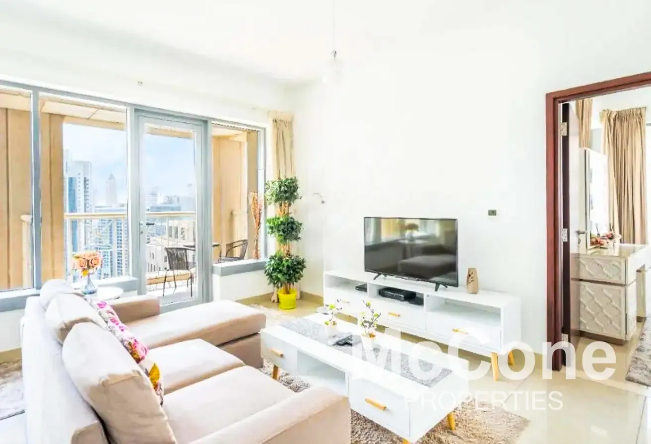 High Floor | Bright Layout | Boulevard Facing