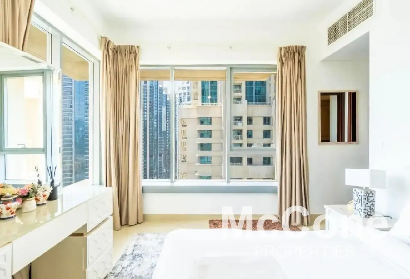 High Floor | Bright Layout | Boulevard Facing