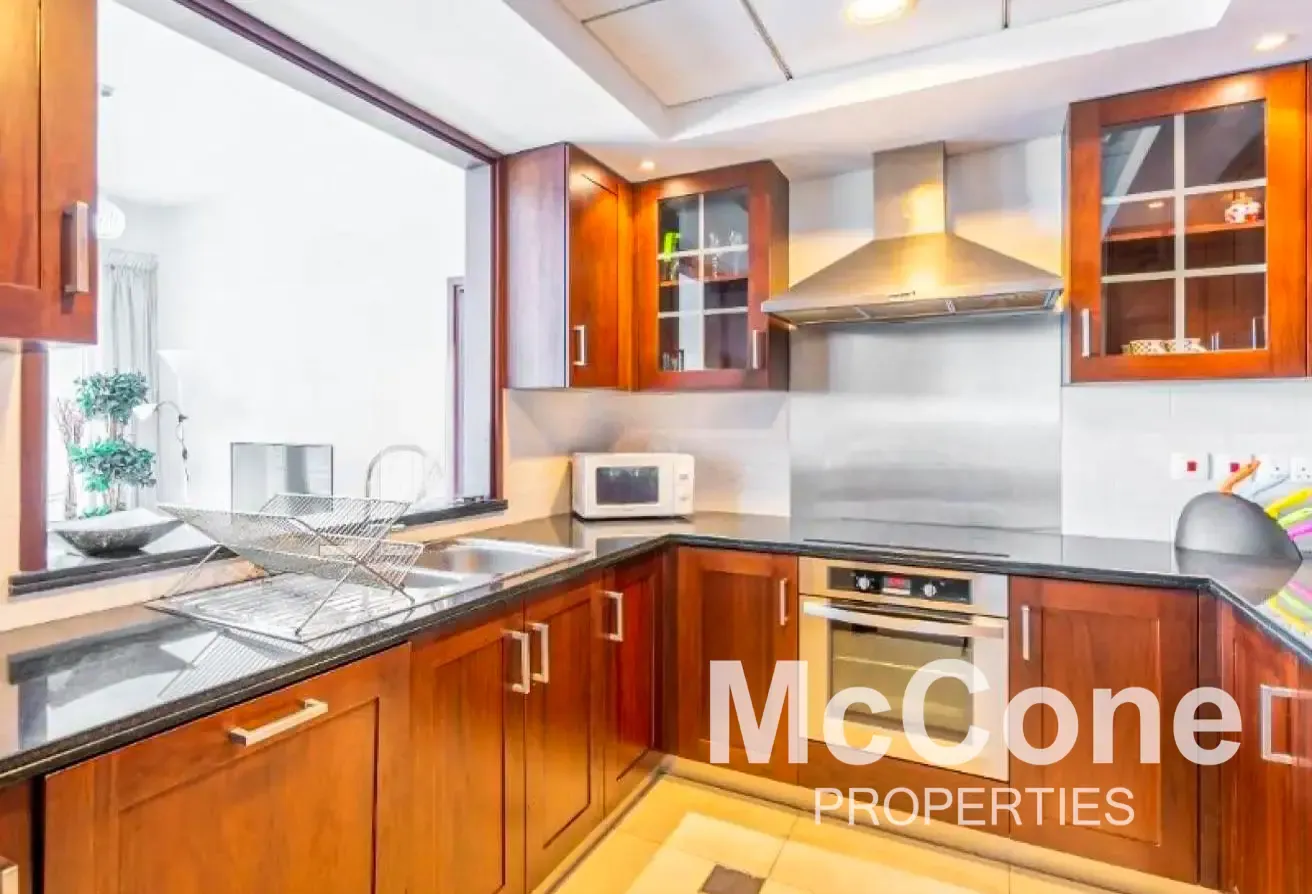 High Floor | Bright Layout | Boulevard Facing