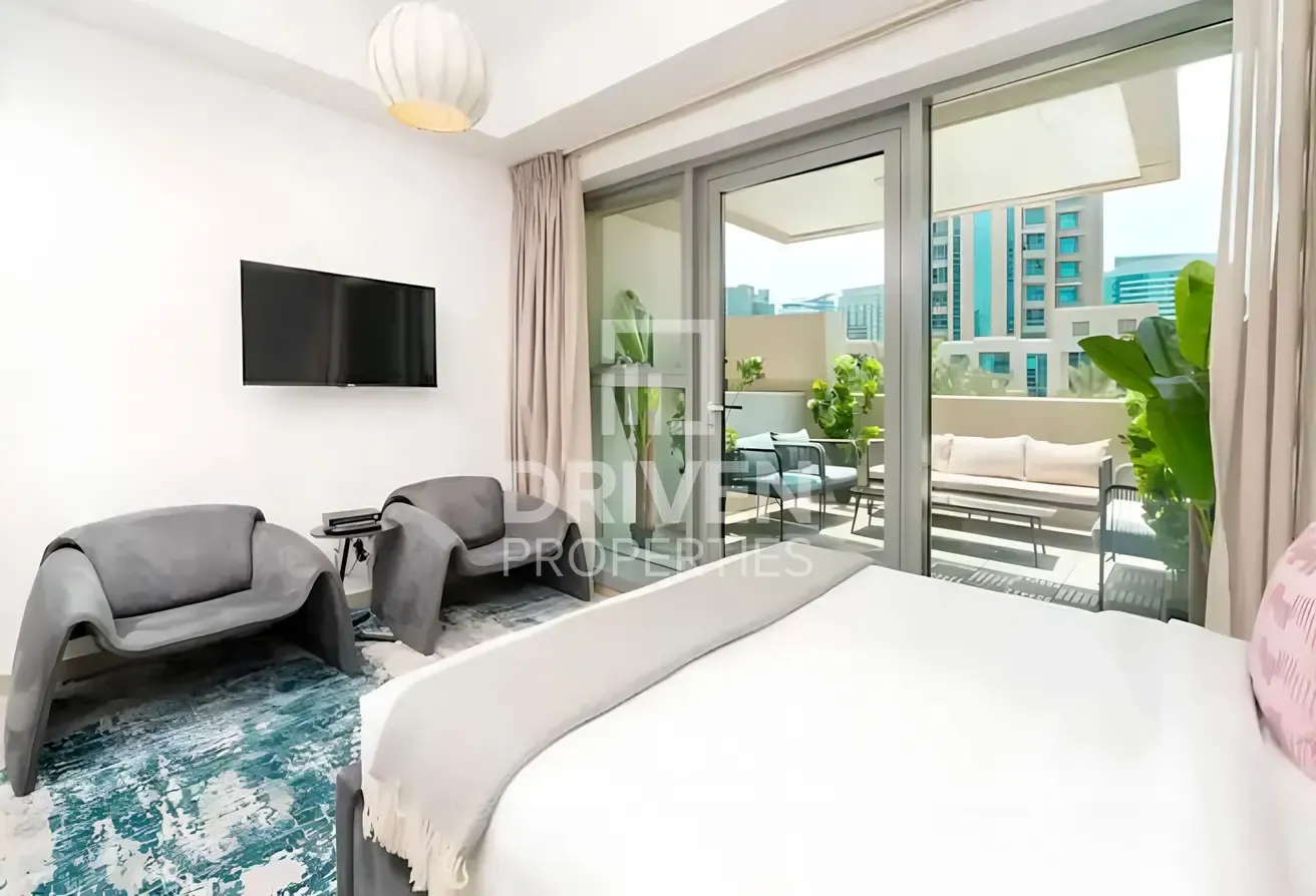 Vacant | Boulevard View | Huge Terrace | Premium