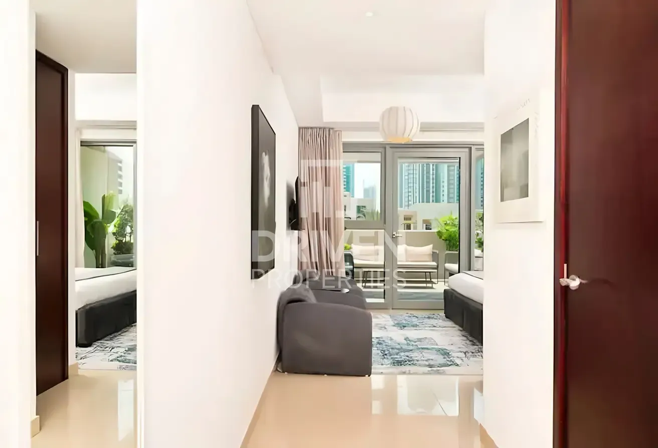 Vacant | Boulevard View | Huge Terrace | Premium
