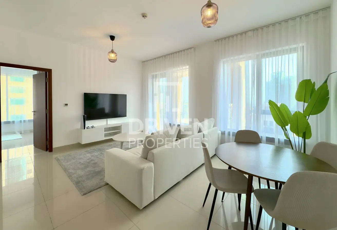 High Floor | Boulevard View | Vacant