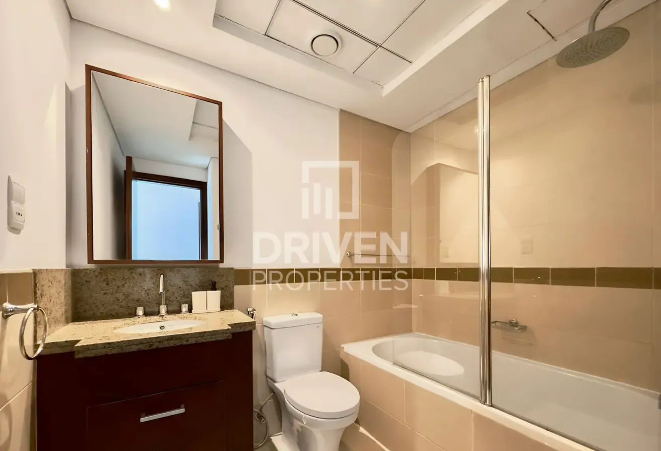 High Floor | Boulevard View | Vacant