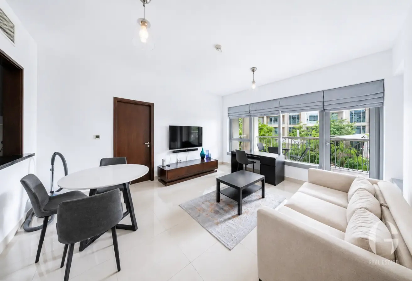 Vacant | Rare Garden View | Immaculate Condition