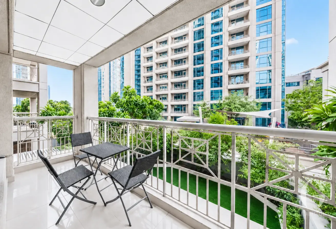 Vacant | Rare Garden View | Immaculate Condition