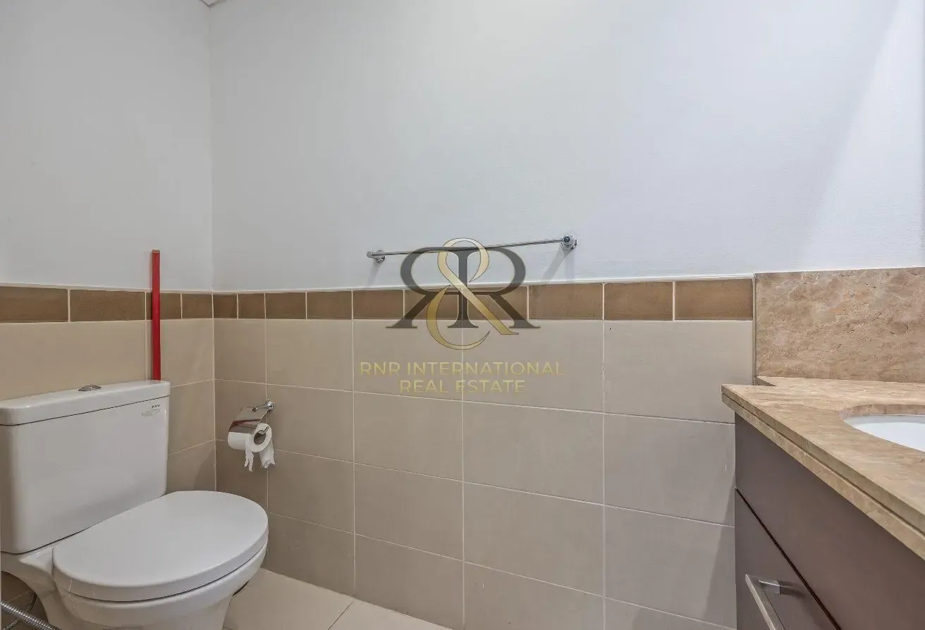 Elegantly Furnished I Bright Spacious l Rented