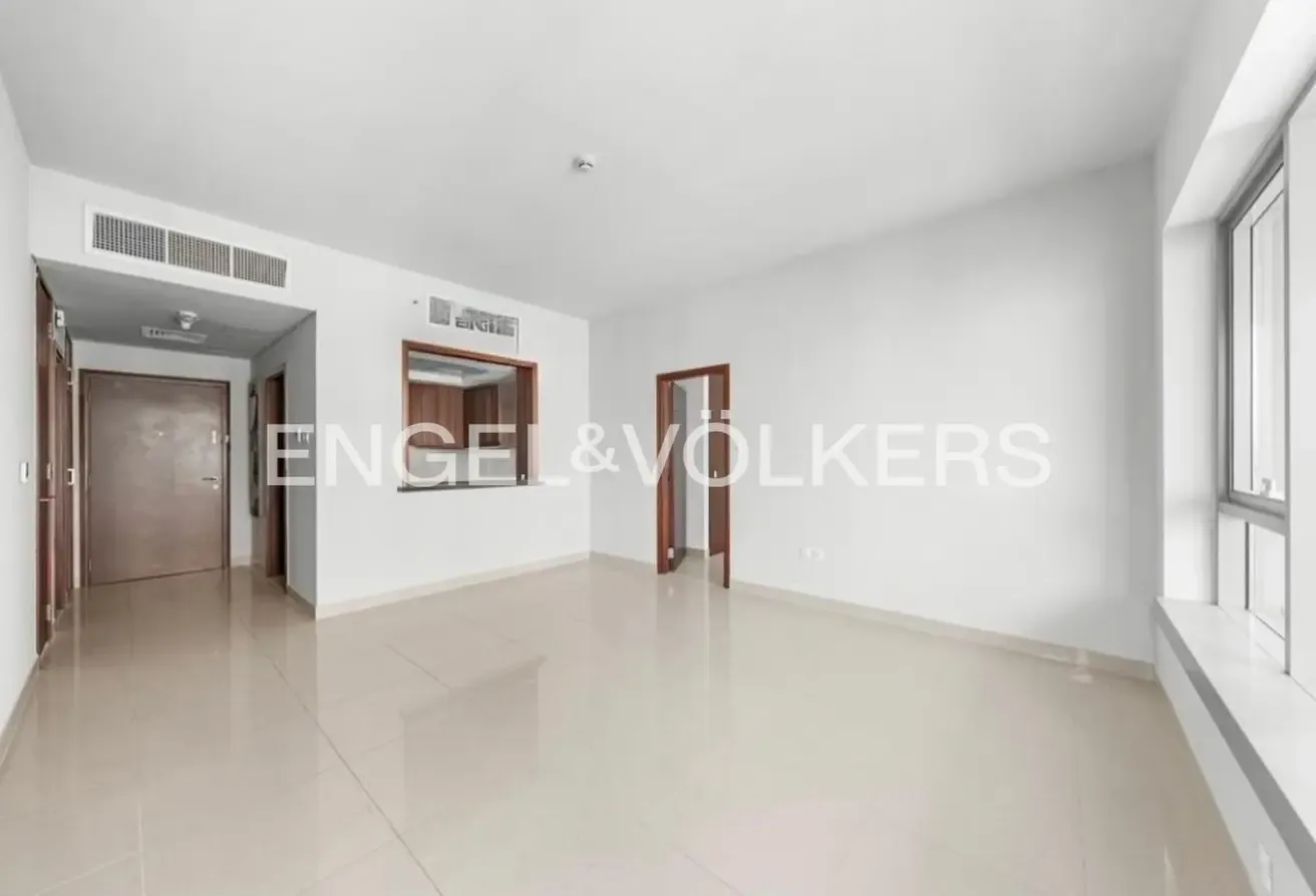 Low Floor | Partial Fountain View | Maintained