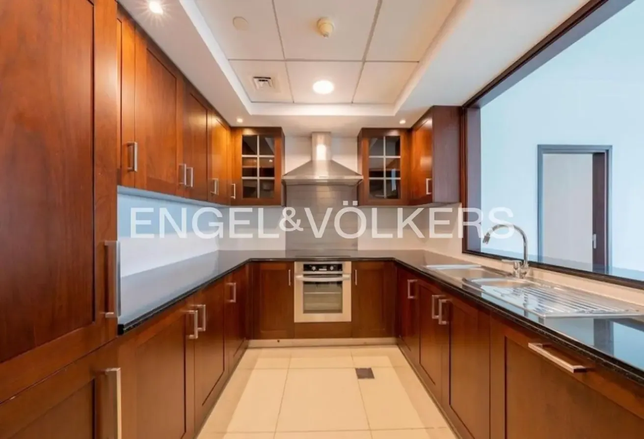 Low Floor | Partial Fountain View | Maintained