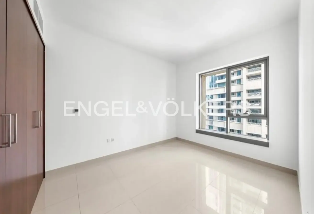 Low Floor | Partial Fountain View | Maintained