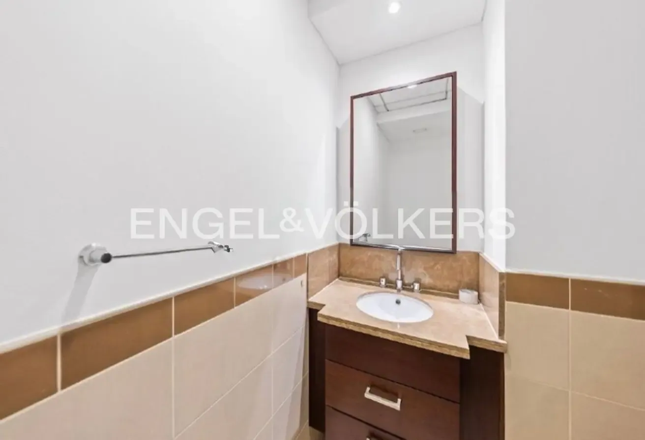Low Floor | Partial Fountain View | Maintained
