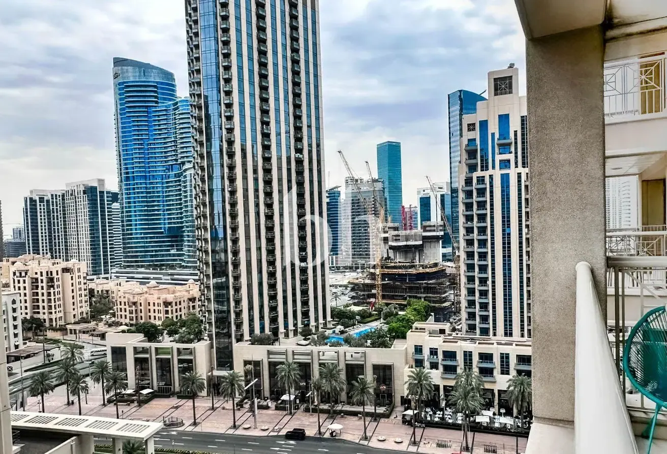 Fountain view | Furnished | High Floor