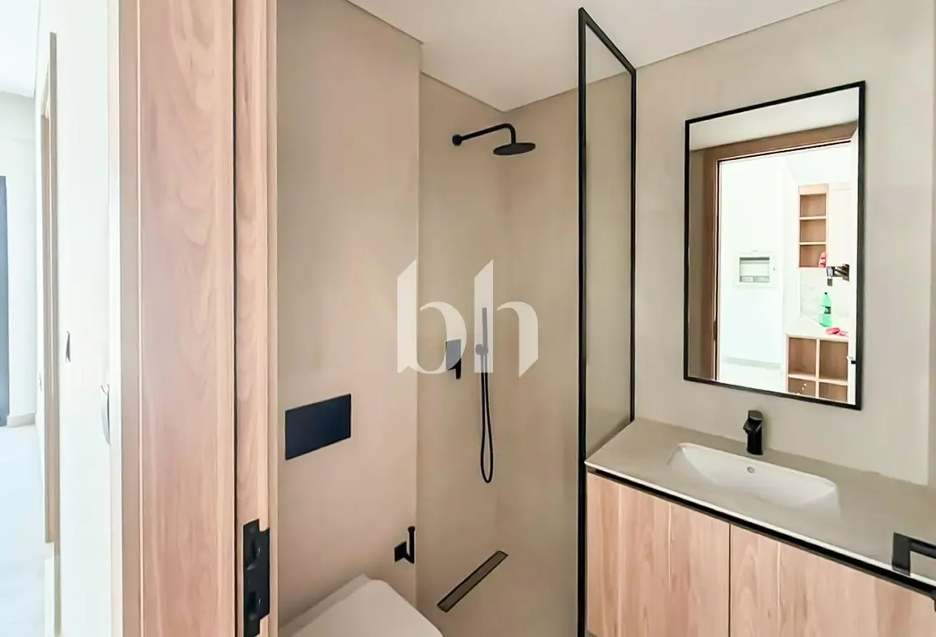 Investor Deal | Unfurnished | Lagoon view