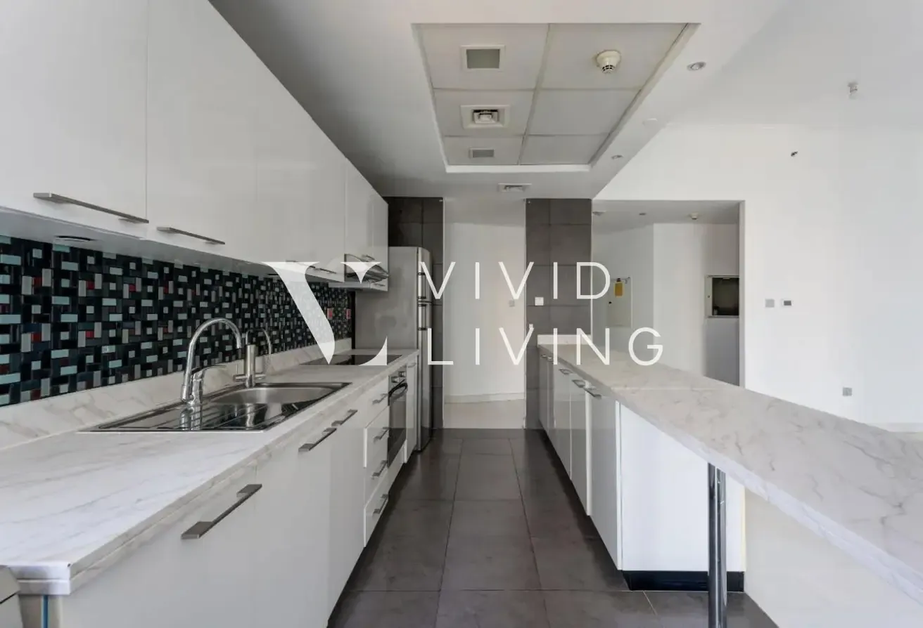 Full Marina  | High Floor | Vacant