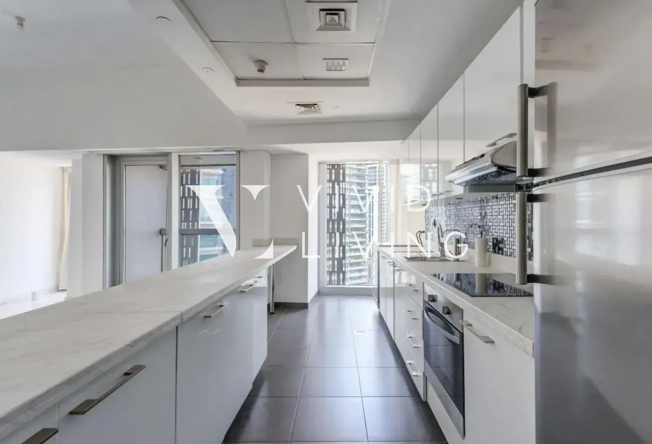 Full Marina  | High Floor | Vacant