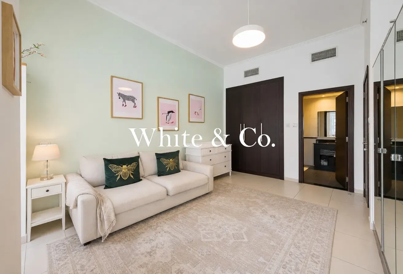 High Floor | Vacant | Expansive Layout