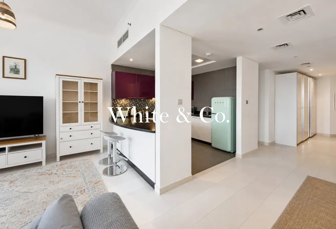 High Floor | Vacant | Expansive Layout